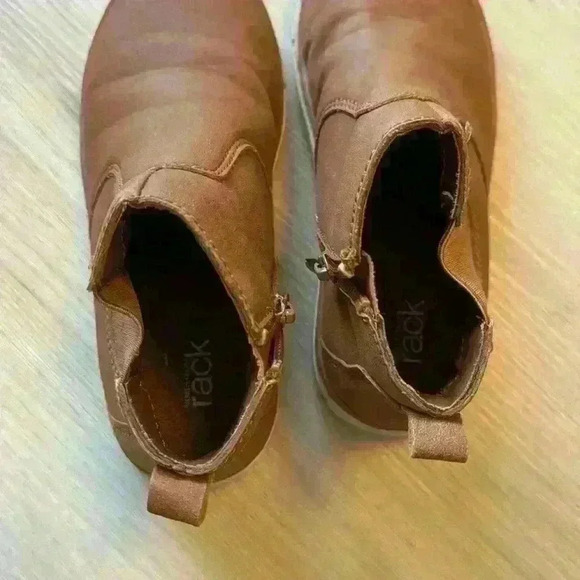 Nordstrom Rack boys shoes size 13 - Picture 3 of 4